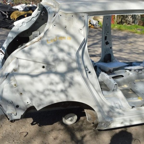 Четверть крыло задняя правая Nissan Leaf 18- (01) белая на кузове 78112-5SA0A