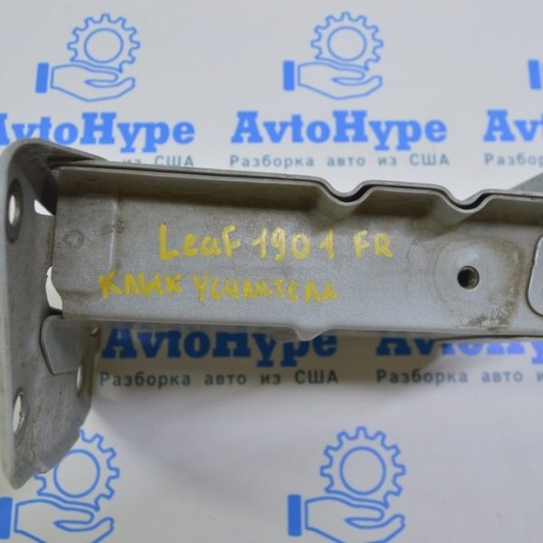 Клык усилителя переднего бампера правый Nissan Leaf 18-22 75114-5SK0A