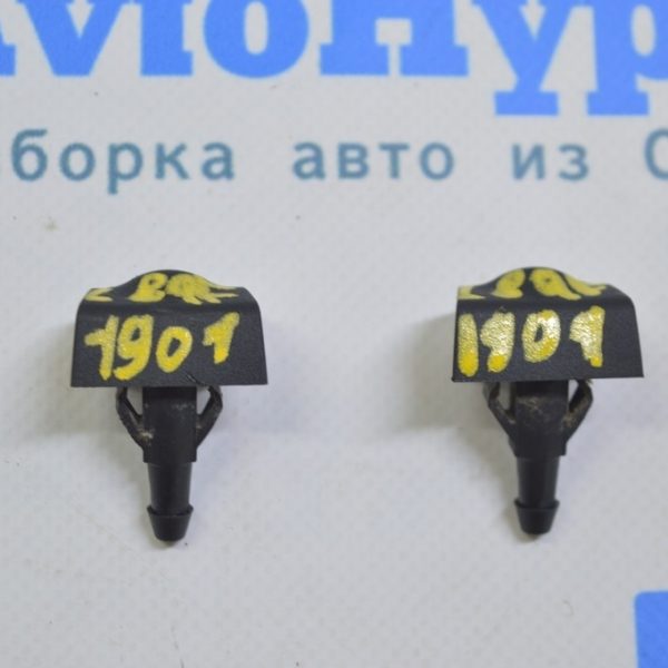 Форсунка омывателя лобового стекла правая Nissan Leaf 18-22 28932-5SA0A