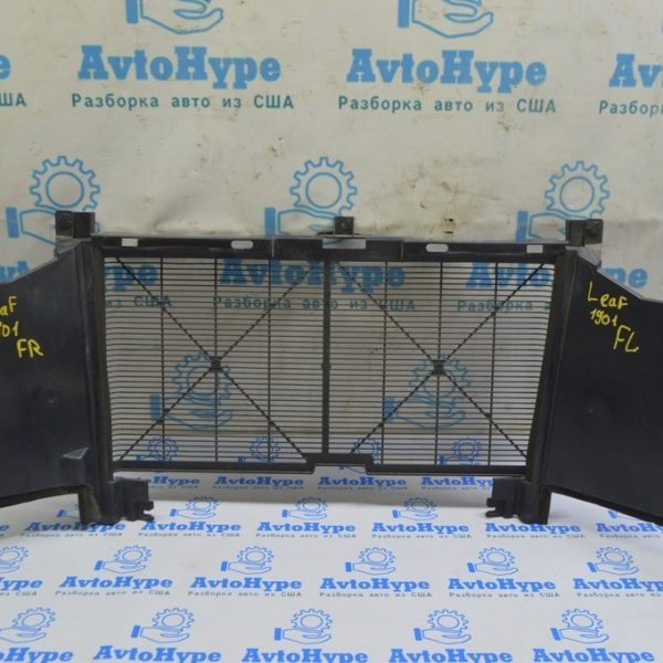 Рамка квадрат между радиаторами Nissan Leaf 18- 21496-3NF1A