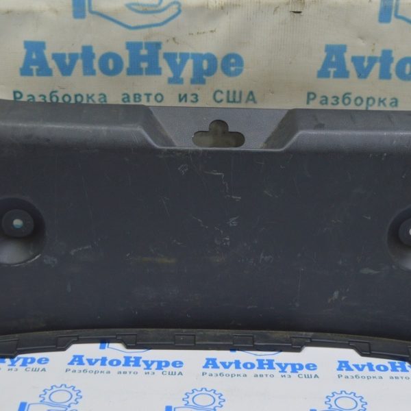 Накладка проема багажника Nissan Leaf 18- черная (01) царапины 84992-3NF0B