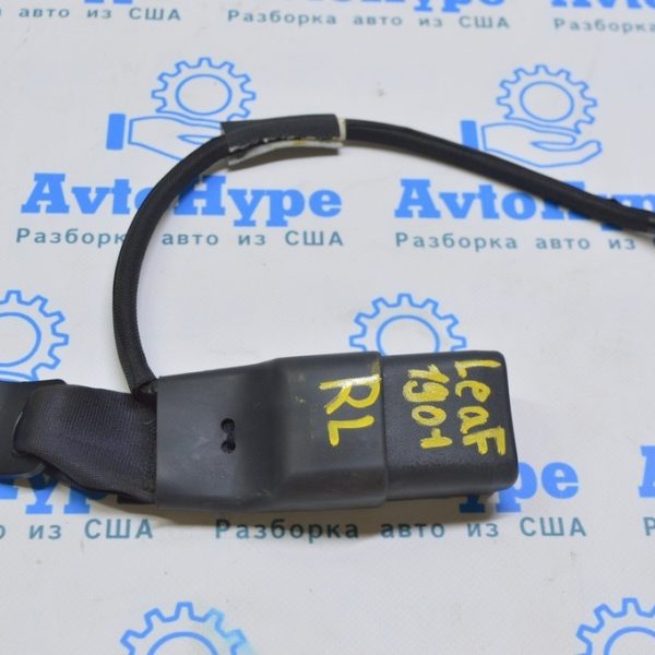 Замок ремня безопасности зад центр Nissan Leaf 18-20 (01)