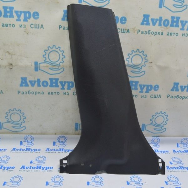 Накладка центральной стойки нижняя левая Nissan Leaf 18- черная 76916-3NF0B