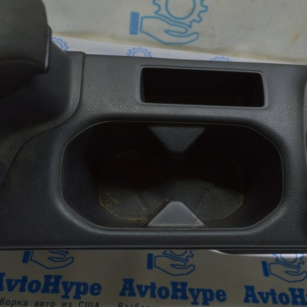 Накладка консоли передняя с подстаканниками Nissan Leaf 18- 96931-5SA0A