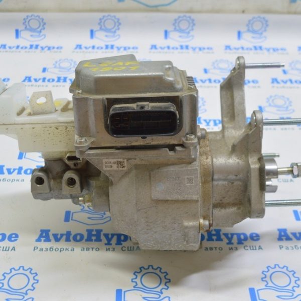 Главный тормозной цилиндр с ваккумным усилителем в сборе Nissan Leaf 18-22 с бачком под R16 46007-5SR6C