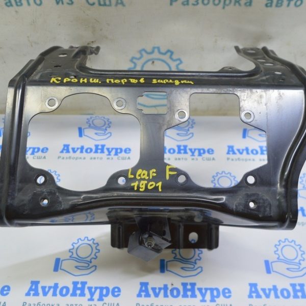 Кронштейн зарядного порта носа Nissan Leaf 18- 62550-5SK0A