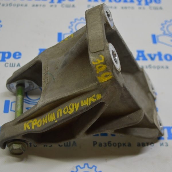 Кронштейн подушки двигателя задний Nissan Leaf 18- 11333-3NF0A