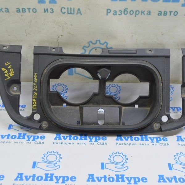 Накладка зарядного порта Nissan Leaf 18- под быструю зарядку (01) 65730-5SA0A