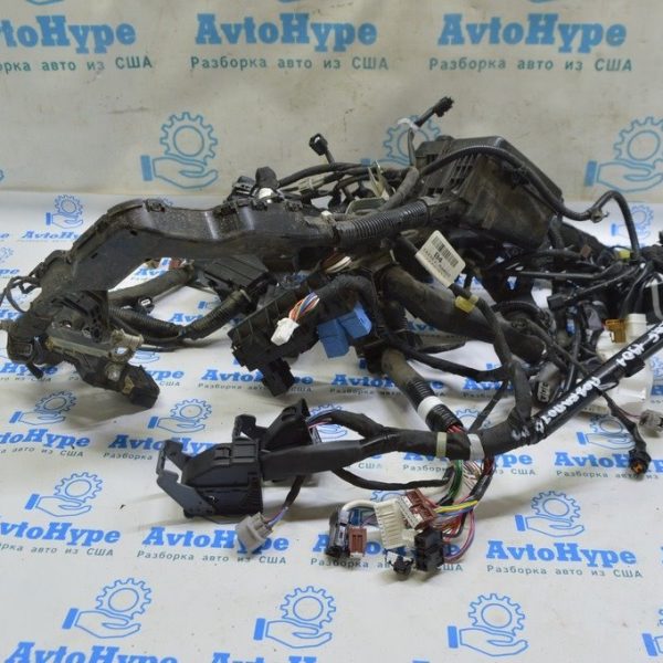 Проводка подкапотная с блоками предохранителей Nissan Leaf 18- (01) 240125SH4A