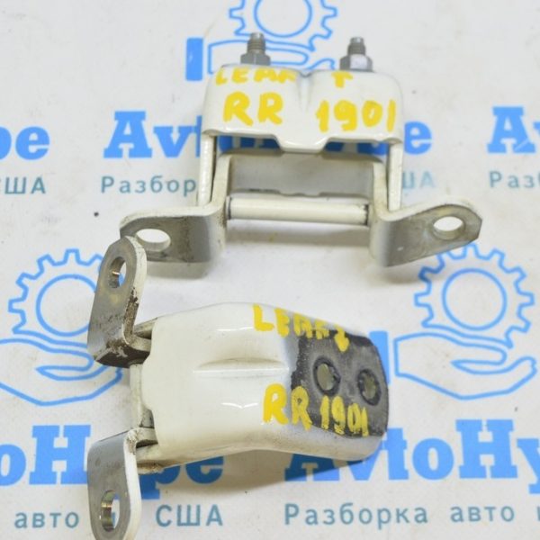 Петля двери нижняя задняя правая Nissan Leaf 18- 82420-AG000