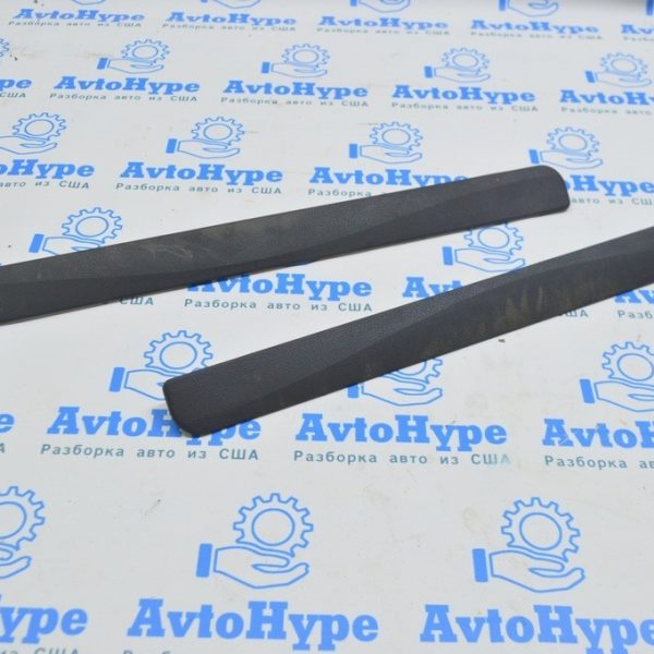 Накладка порога внешняя передняя правая Nissan Leaf 18- черная 769B0-3NF0B