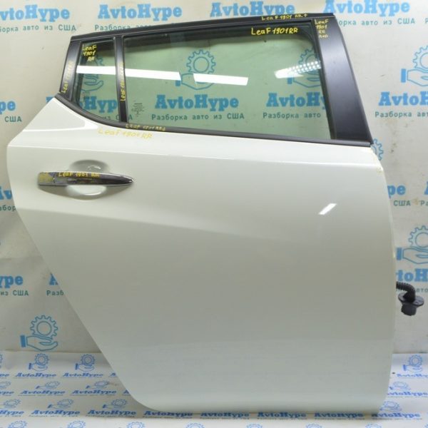 Дверь в сборе задняя правая Nissan Leaf 18- без карты (01) белая царапины 82100-5SF0A