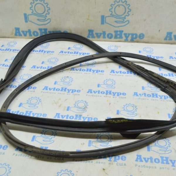 Уплотнитель двери перед прав Lexus ES350 07-12 67861-33070