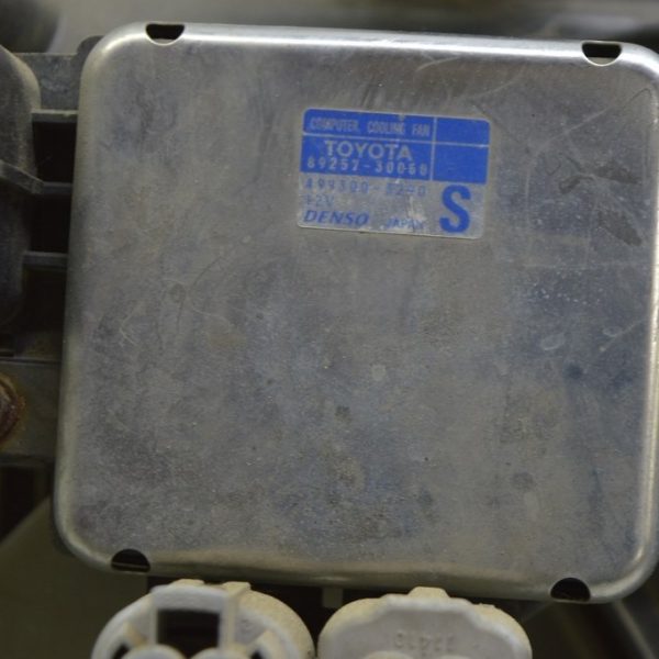 Компьютер вентиляторов охлаждения Lexus ES350 07-12 под малый мотор 89257-30060