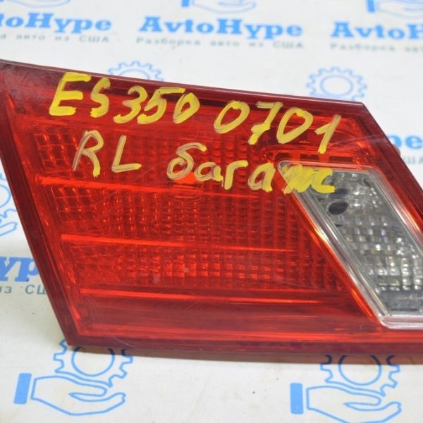 Фонарь внутренний крышка багажника левый Lexus ES350 07-09 (01) царапины, слом крепл 81591-33150