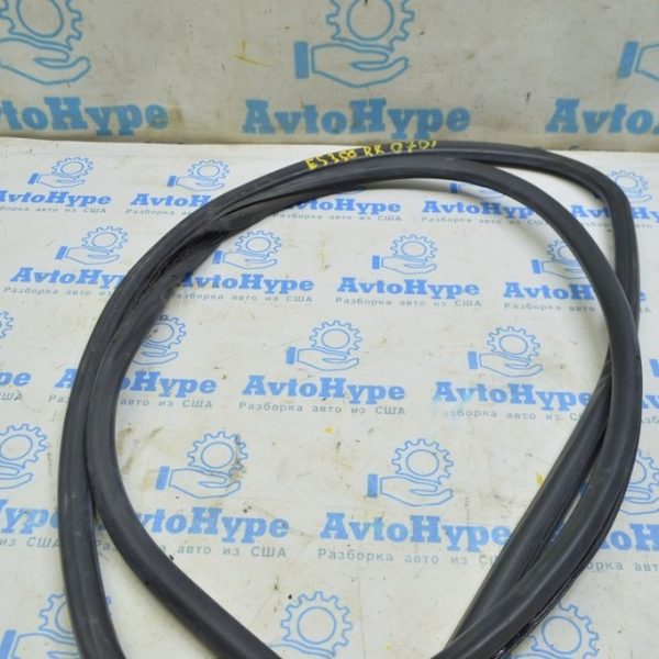 Уплотнитель дверного проема зад прав Lexus ES350 07-12 62331-33101