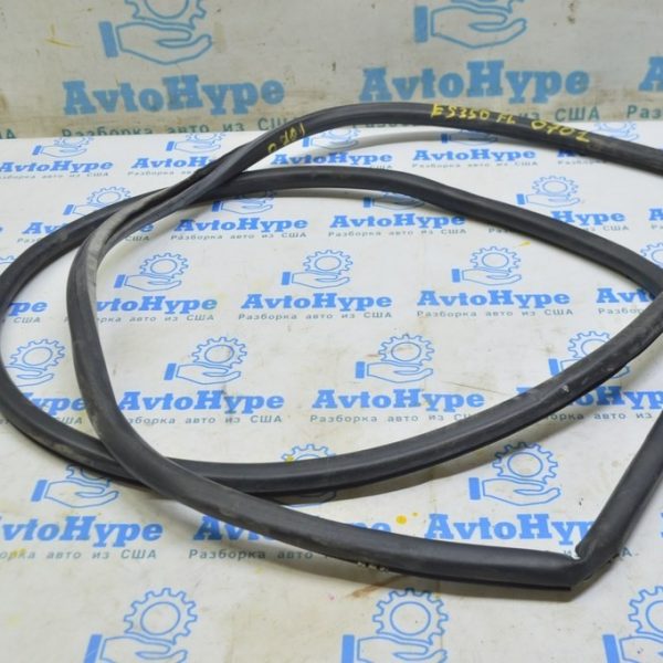 Уплотнитель дверного проема перед лев Lexus ES350 07-12 62312-33081