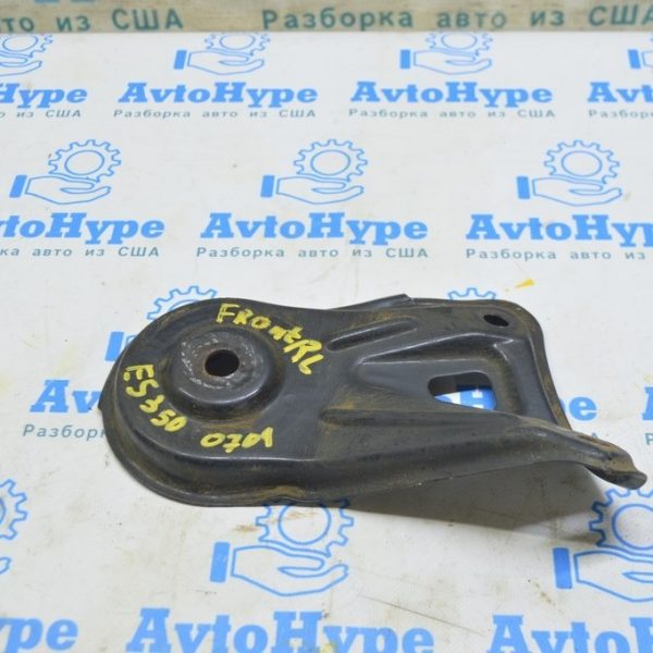 Лопух подрамника зад лев Lexus ES350 07-12 51024-33070