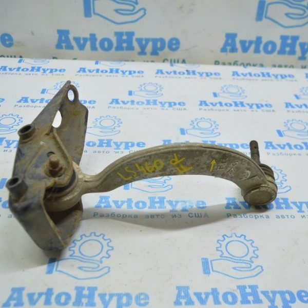 Кронштейн рычага верх перед прав перед Lexus LS460 07-12 rwd 4861450010