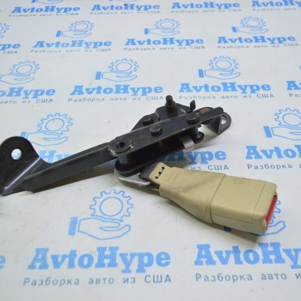 Замок заднего левого ремня безопасности Lexus LS460 LS600h 07-12