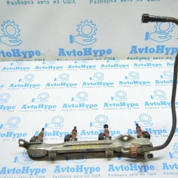 Топливная рейка лев Lexus LS460 LS600h 07-12 низкое давление 2381538021