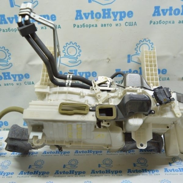 Моторчик заслонки задней печки Lexus LS460 LS600h 07-12 0638001030