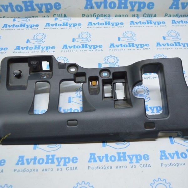 Накладка колени водителя Lexus LS460 LS600h 07-12 (01) трещинка 55641-50130