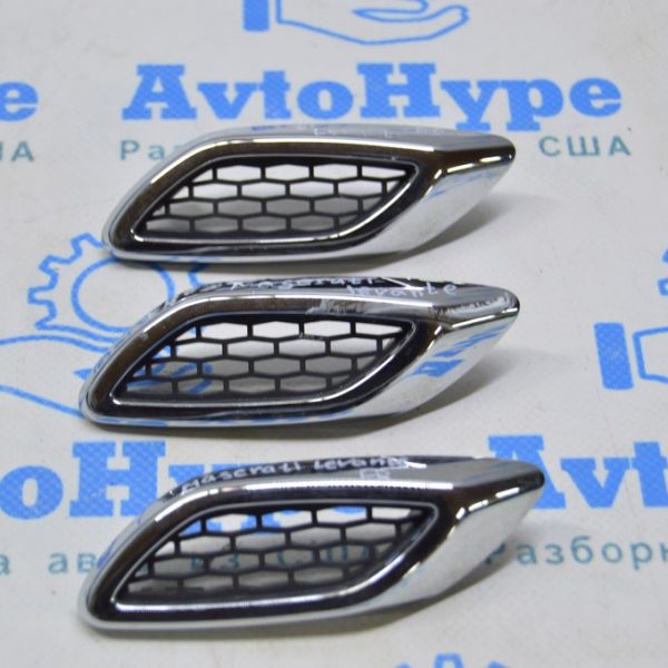 Решетка крыла перед прав Maserati Levante 16- Sport (01) хром с черн, реализ Вадим 670065951