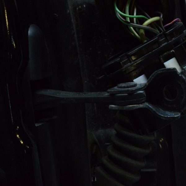 Ограничитель двери зад лев Lincoln MKZ 13- DP5Z-5427204-A