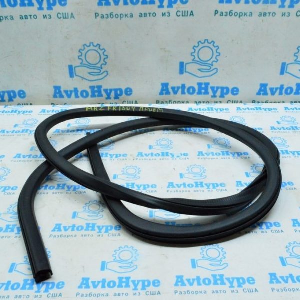 Уплотнитель дверного проема перед прав Lincoln MKZ 13- GP5Z-5420708-A