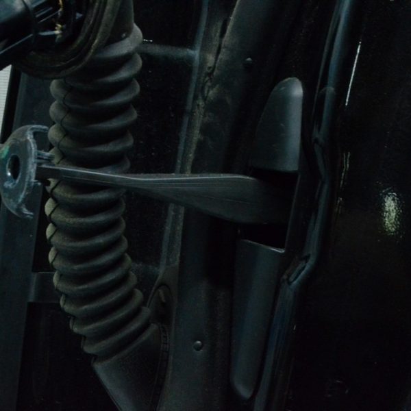 Ограничитель двери зад прав Lincoln MKZ 13- DP5Z-5427204-A