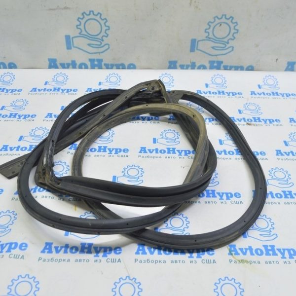 Уплотнитель двери зад лев Subaru Outback 15-19 63512AL03C