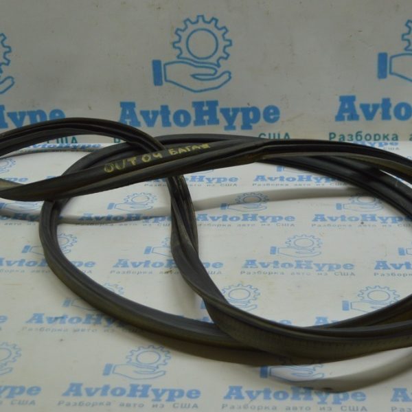 Уплотнитель (резина) двери багажника Subaru Outback 15-19 63516AL00A