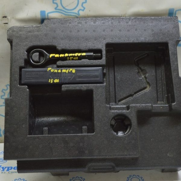 Пенопласт под инструмент Porsche Panamera 14-16 97055141409