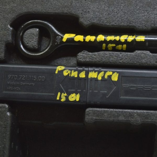 Знак аварийной остановки Porsche Panamera 10-16 97072111500