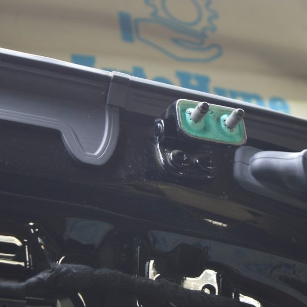 Петля двери багажника левая Porsche Panamera 10-16 970-512-151-02