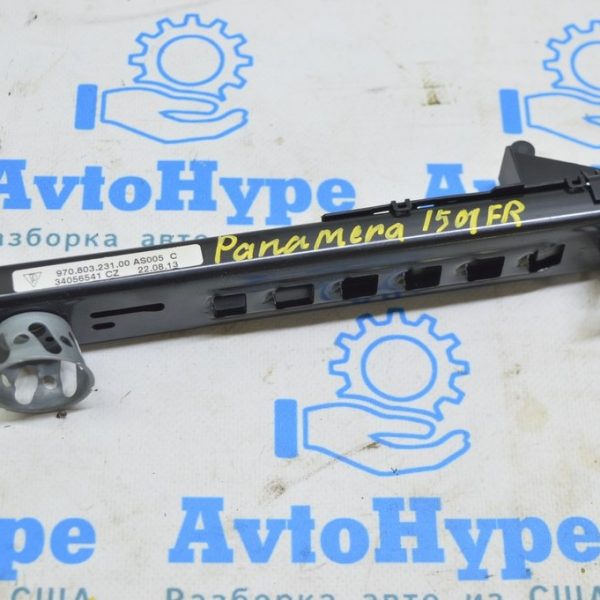 Регулятор высоты пассажирского ремня безопасности Porsche Panamera 10-16 97080323100