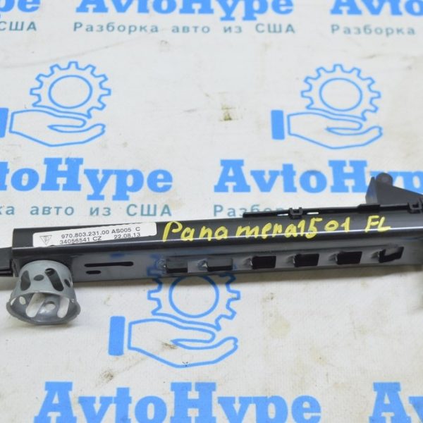 Регулятор высоты водительского ремня безопасности Porsche Panamera 10-16 97080323100