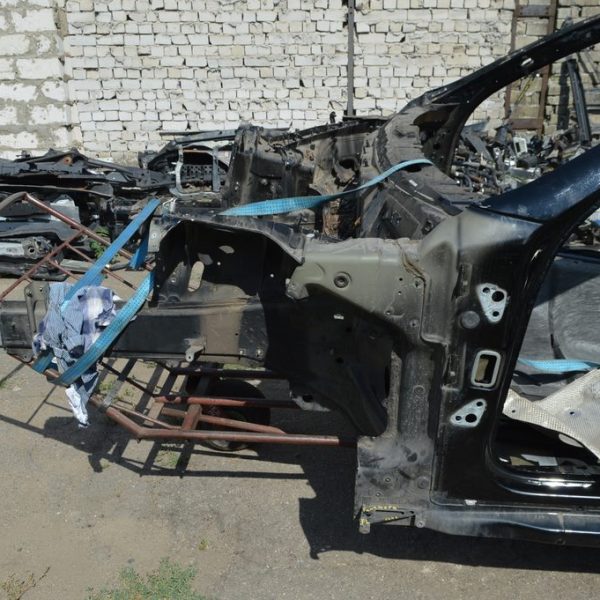 Четверть передняя левая Porsche Panamera 10-16 черный 041 (01) без носика лонжерона 97050190503GRV