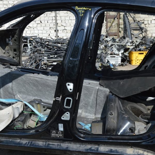 Скоба замка двери перед лев Porsche Panamera 10-16 8E0837033