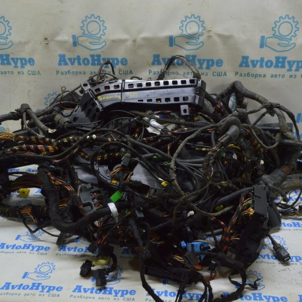 Проводка салонная с блоком предохранителей Porsche Panamera 10-16 (01) 97061290100