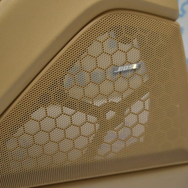 Вставка карточки нижняя под НЧ динамик зад лев Porsche Panamera 10-16 беж BOSE 970555651004H0