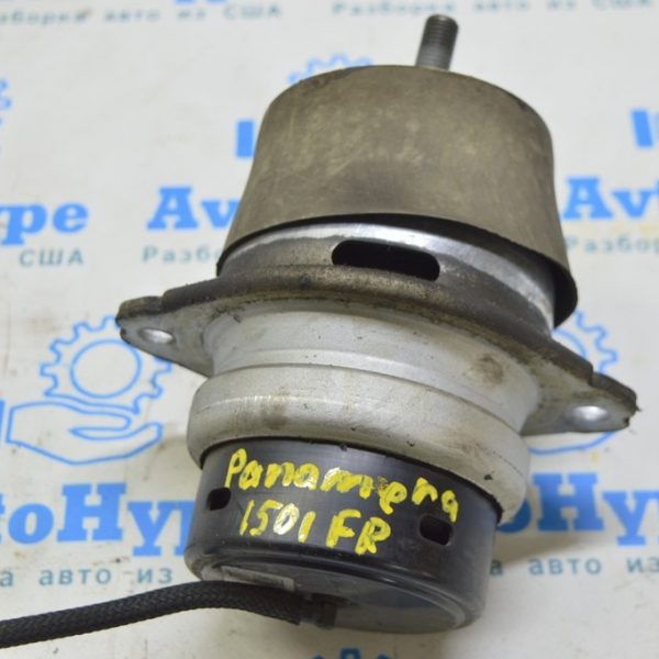 Подушка двигателя правая Porsche Panamera 10-16 3.0d (01) 97037505720