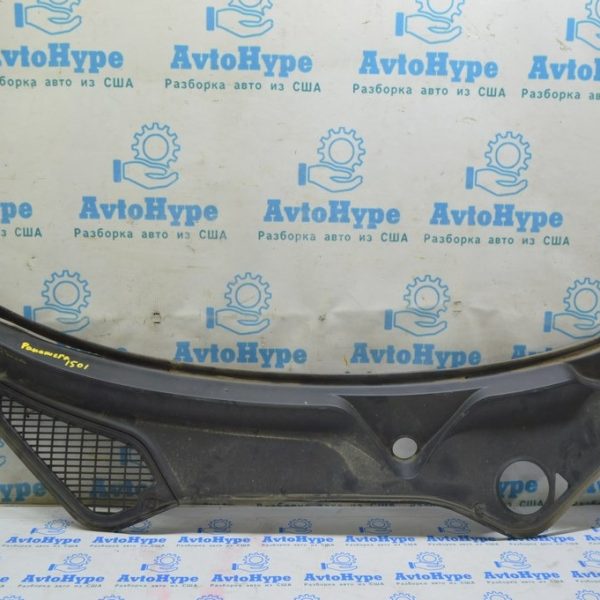 Решетка дворников (пластик) Porsche Panamera 10-16 (01) треснута без вставки 9705550630 21 970555063021E0