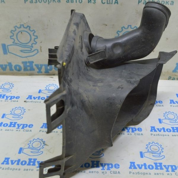 Воздухоприемник правый Porsche Panamera 10-16 на воздуховоде интеркуллера 97011025210