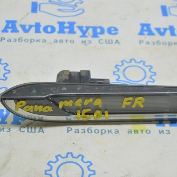 Повторитель поворотника правый Porsche Panamera 10-16 97063104401 97063108252