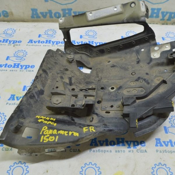 Кронштейн крыла под фарой Porsche Panamera 14-16 (01)