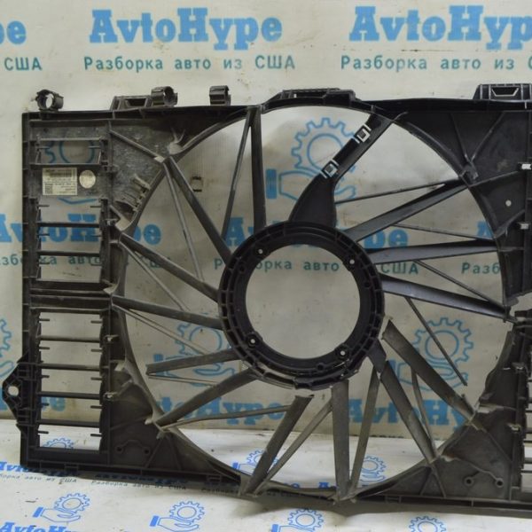 Диффузор кожух радиатора (голый) Porsche Panamera 10-16 3.0d (01) порван 97010606106