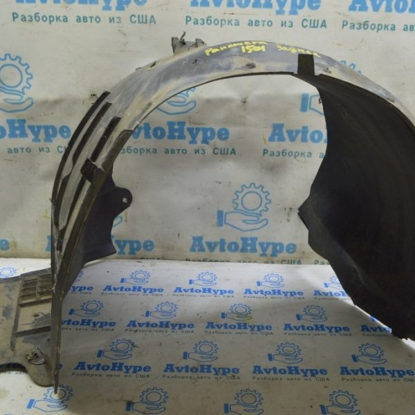 Подкрылок передний правый задняя часть Porsche Panamera 10-16 (01) надрывы 97050412604