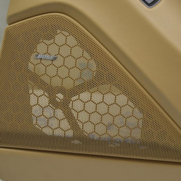 Вставка карточки нижняя под НЧ динамик зад прав Porsche Panamera 10-16 беж, BOSE 970555652004H0